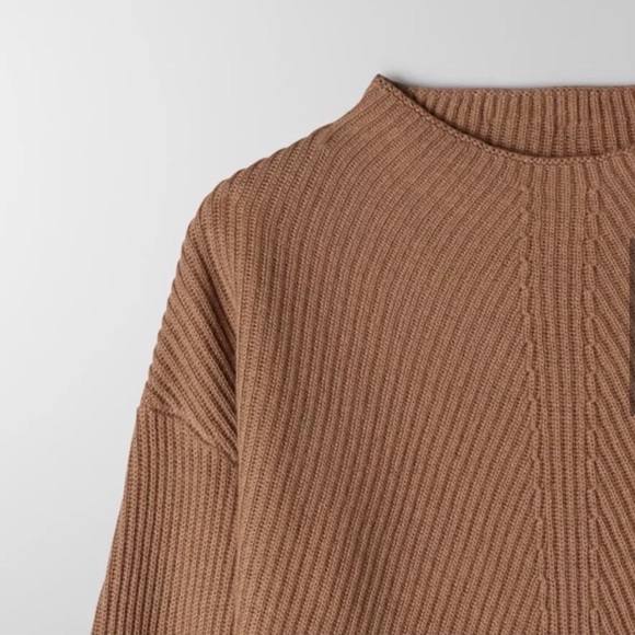 SOLD Aritzia Babaton Chalmers Knit Sweater - Picture 5 of 11